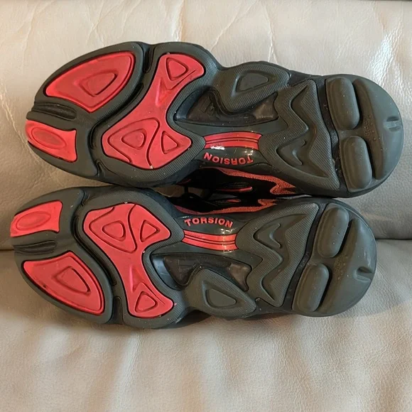 Barely used Adidas Sneakers! - Picture 5 of 5